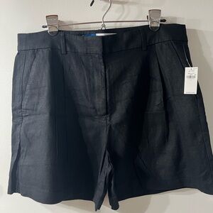Old Navy Women’s Black Linen Trouser Shorts. Large. New with tags; never worn.